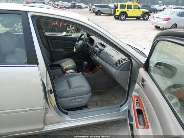 45631050 :رقم المزاد ، 4T1BF30KX5U087671 vin ، 2005 Toyota Camry Xle V6 مزاد بيع