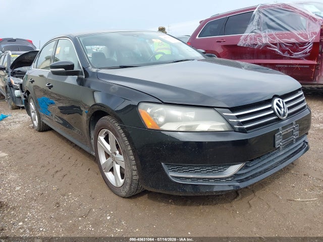 2013 Volkswagen Passat 2.5l Se მანქანა იყიდება აუქციონზე, vin: 1VWBH7A34DC094274, აუქციონის ნომერი: 45631064