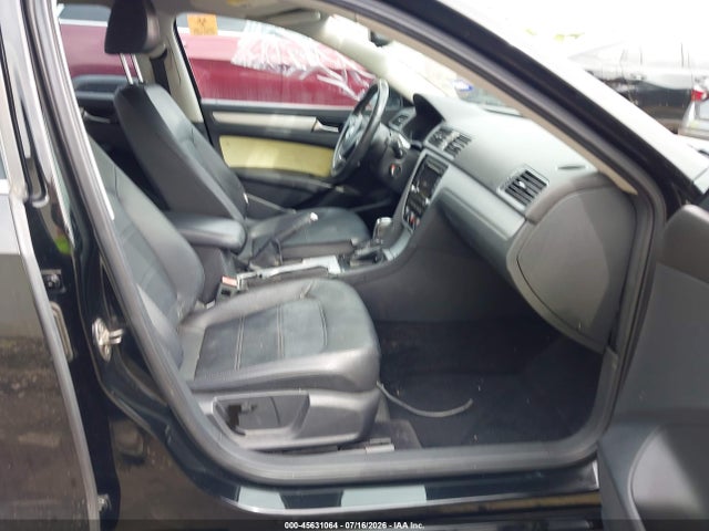 2013 Volkswagen Passat 2.5l Se მანქანა იყიდება აუქციონზე, vin: 1VWBH7A34DC094274, აუქციონის ნომერი: 45631064