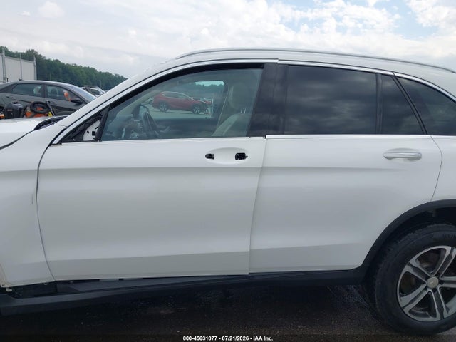 45631077 :رقم المزاد ، WDC0G4KB5HF122387 vin ، 2017 Mercedes-benz Glc 300 4matic مزاد بيع