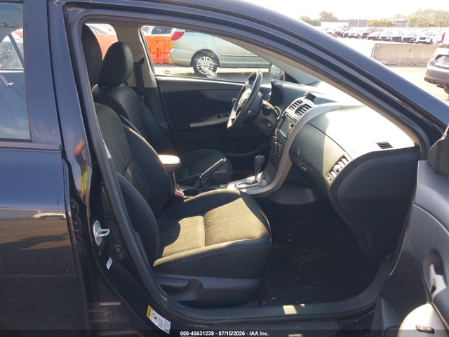 45631239 :رقم المزاد ، 2T1BU4EE1CC858984 vin ، 2012 Toyota Corolla S مزاد بيع