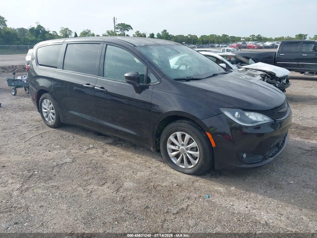 Продажа на аукционе авто 2018 Chrysler Pacifica Touring Plus, vin: 2C4RC1FG2JR289303, номер лота: 45631248