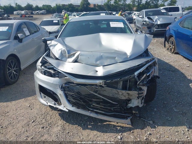 1G1ZD5STXNF122295 Chevrolet Malibu Fwd Lt