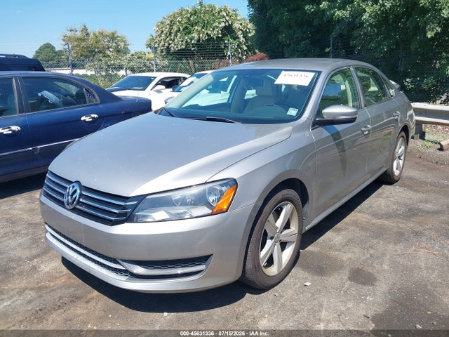 2013 Volkswagen Passat 2.5l Se მანქანა იყიდება აუქციონზე, vin: 1VWBH7A39DC084842, აუქციონის ნომერი: 45631336