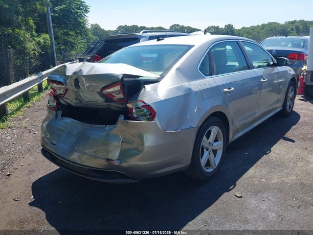 2013 Volkswagen Passat 2.5l Se მანქანა იყიდება აუქციონზე, vin: 1VWBH7A39DC084842, აუქციონის ნომერი: 45631336