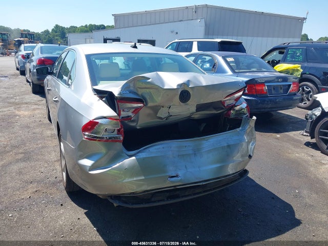 2013 Volkswagen Passat 2.5l Se მანქანა იყიდება აუქციონზე, vin: 1VWBH7A39DC084842, აუქციონის ნომერი: 45631336
