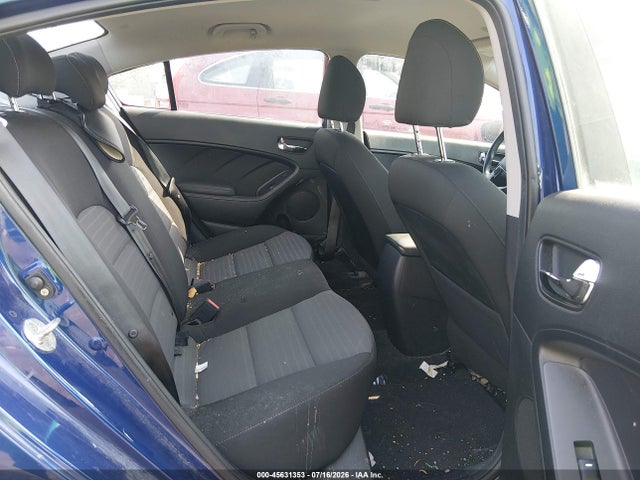 45631353 :رقم المزاد ، 3KPFL4A7XHE087574 vin ، 2017 Kia Forte S مزاد بيع