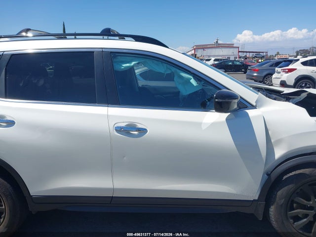 Nissan ROGUE SV 2018 5N1AT2MT9JC806135 Image 14