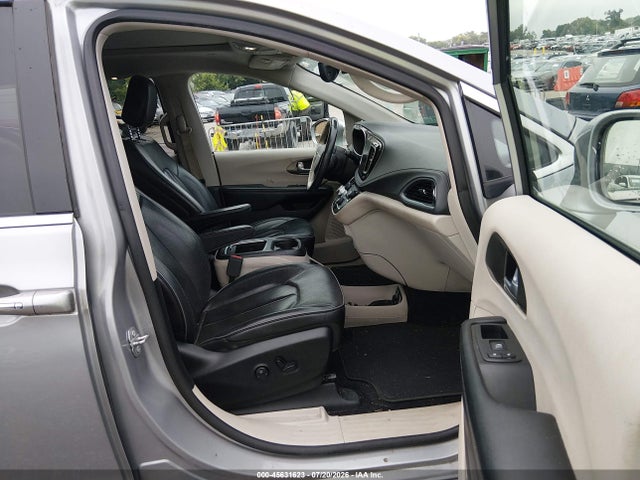 Продажа на аукционе авто 2018 Chrysler Pacifica Limited, vin: 2C4RC1GG7JR272494, номер лота: 45631623