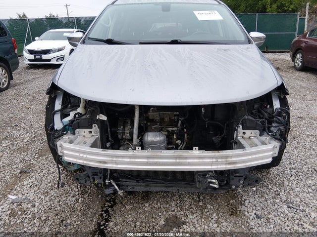 Продажа на аукционе авто 2018 Chrysler Pacifica Limited, vin: 2C4RC1GG7JR272494, номер лота: 45631623