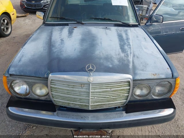 1984 Mercedes-benz 300 Dt მანქანა იყიდება აუქციონზე, vin: WDBAB33A7EA060975, აუქციონის ნომერი: 45631679