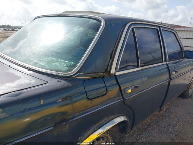 1984 Mercedes-benz 300 Dt მანქანა იყიდება აუქციონზე, vin: WDBAB33A7EA060975, აუქციონის ნომერი: 45631679