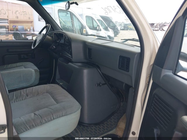 45631706 :رقم المزاد ، 1FDKE30G2SHA22655 vin ، 1995 Ford Econoline E350 Cutaway Van مزاد بيع