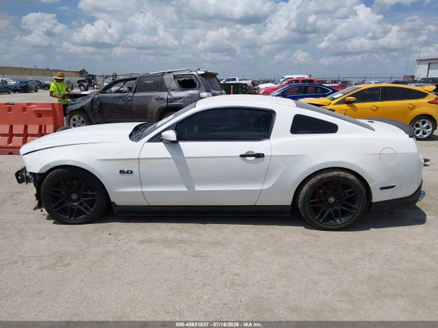 45631837 :رقم المزاد ، 1ZVBP8CF5B5132886 vin ، 2011 Ford Mustang Gt Premium مزاد بيع