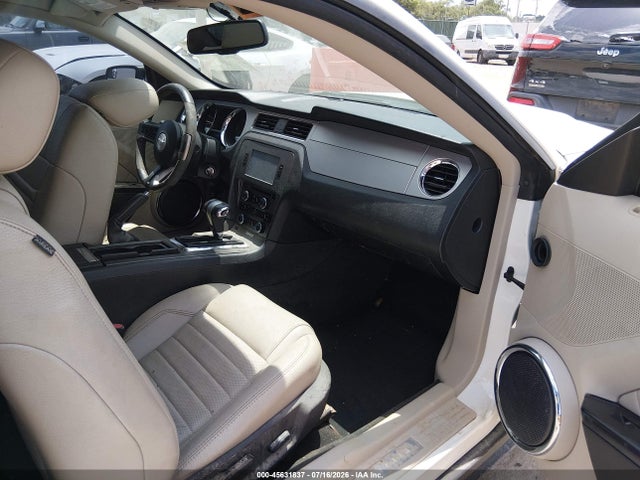 45631837 :رقم المزاد ، 1ZVBP8CF5B5132886 vin ، 2011 Ford Mustang Gt Premium مزاد بيع
