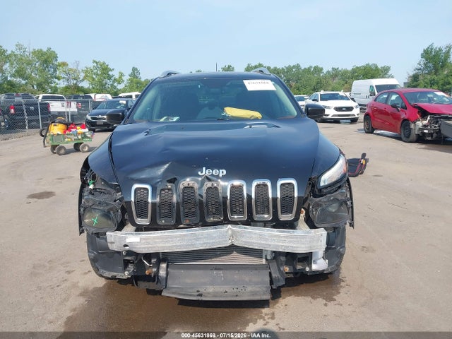 45631868 :رقم المزاد ، 1C4PJMCB2HD217697 vin ، 2017 Jeep Cherokee Latitude مزاد بيع