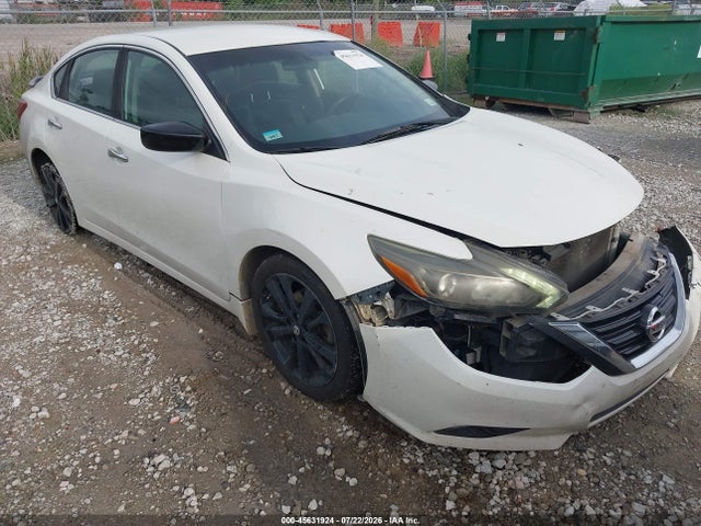 2017 Nissan Altima 2.5 Sr მანქანა იყიდება აუქციონზე, vin: 1N4AL3AP3HC224243, აუქციონის ნომერი: 45631924