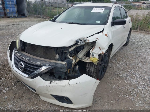 2017 Nissan Altima 2.5 Sr მანქანა იყიდება აუქციონზე, vin: 1N4AL3AP3HC224243, აუქციონის ნომერი: 45631924