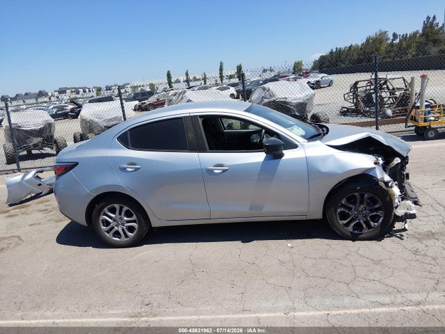 3MYDLBYV1JY321672 Toyota YARIS IA