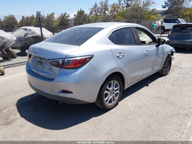 3MYDLBYV1JY321672 Toyota YARIS IA