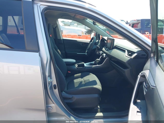 45631977 :رقم المزاد ، JTMMWRFVXND149040 vin ، 2022 Toyota Rav4 Hybrid Le مزاد بيع