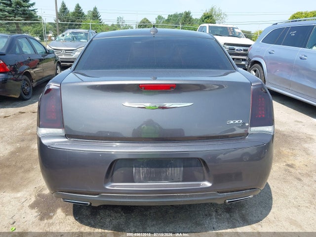 2015 Chrysler 300 300s მანქანა იყიდება აუქციონზე, vin: 2C3CCABG4FH797317, აუქციონის ნომერი: 45632015