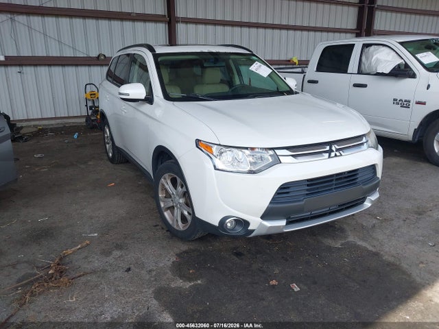2015 Mitsubishi Outlander Se მანქანა იყიდება აუქციონზე, vin: JA4AZ3A39FZ002638, აუქციონის ნომერი: 45632060