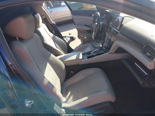 1HGCV1F96JA015285 Honda Accord Touring