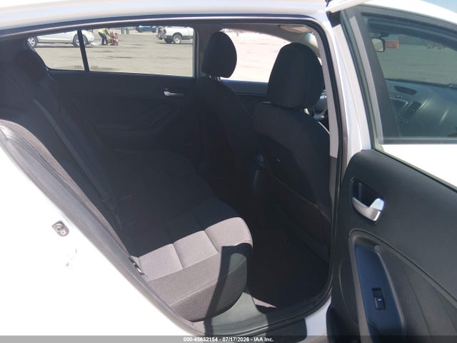 KIA FORTE LX 2017 KNAFK5A82H5706324 Image 8