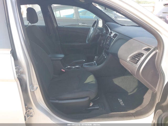 2012 Chrysler 200 Lx მანქანა იყიდება აუქციონზე, vin: 1C3CCBAB2CN138957, აუქციონის ნომერი: 45632212