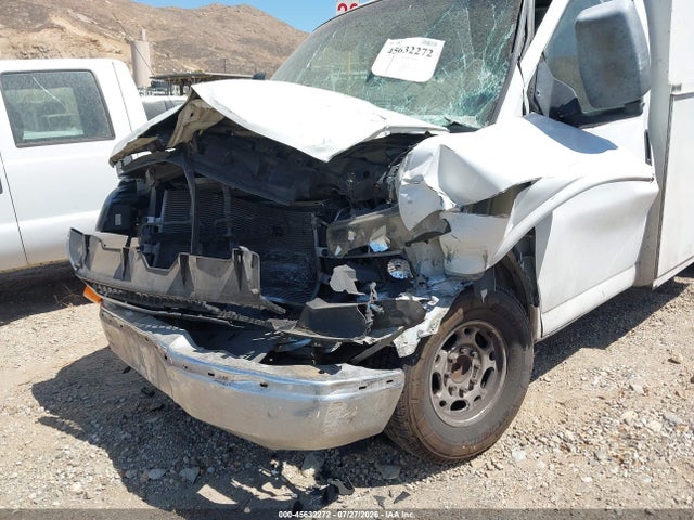 Chevrolet Express Cutaway Work Van 2017 1GB0GRFG0H1154416 Image 11