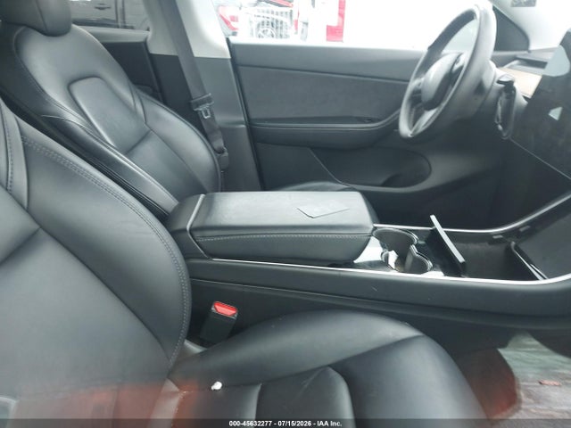 45632277 :رقم المزاد ، 5YJYGDEE7MF082164 vin ، 2021 Tesla Model Y Long Range Dual Motor All-wheel Drive مزاد بيع