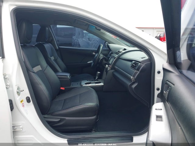45632332 :رقم المزاد ، 4T1BF1FK3EU401544 vin ، 2014 Toyota Camry Se مزاد بيع