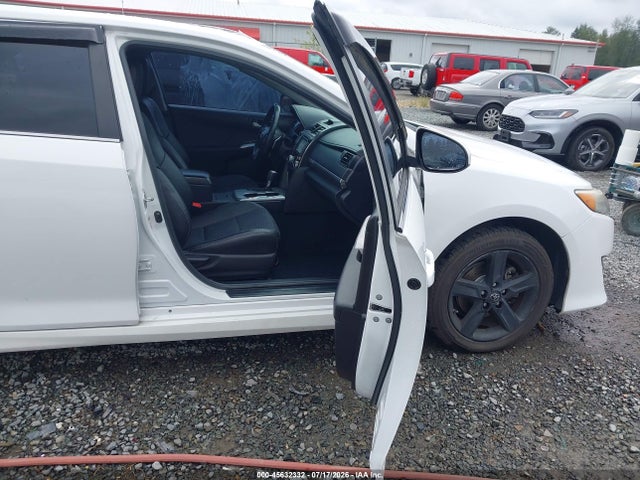 45632332 :رقم المزاد ، 4T1BF1FK3EU401544 vin ، 2014 Toyota Camry Se مزاد بيع