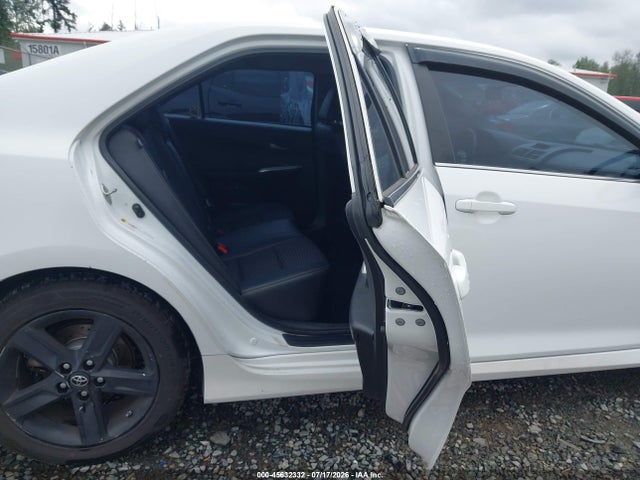 45632332 :رقم المزاد ، 4T1BF1FK3EU401544 vin ، 2014 Toyota Camry Se مزاد بيع