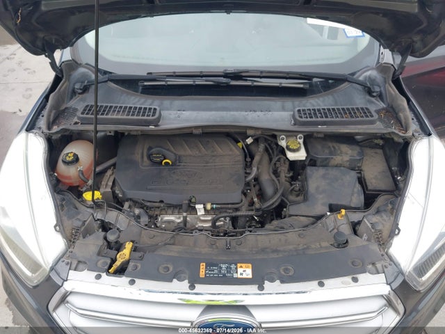 45632369 :رقم المزاد ، 1FMCU0JD2HUB28971 vin ، 2017 Ford Escape Titanium مزاد بيع