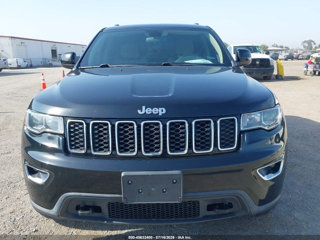 1C4RJFAG9JC381429 Jeep Grand Cherokee Laredo E 4x4