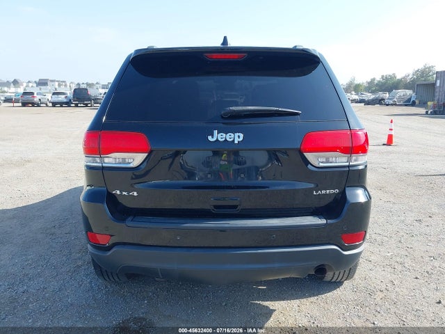 1C4RJFAG9JC381429 Jeep Grand Cherokee Laredo E 4x4