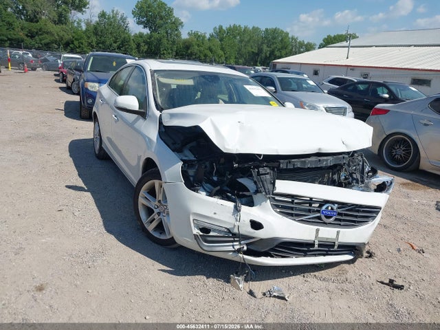 2015 Volvo S60 T5 Premier მანქანა იყიდება აუქციონზე, vin: YV1612TKXF1356596, აუქციონის ნომერი: 45632411
