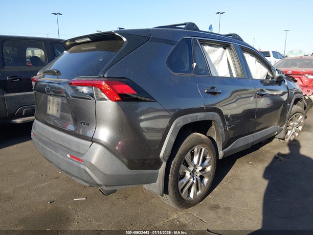Toyota Rav4 Xle Premium 2022 2T3C1RFV8NC184061 Image 4