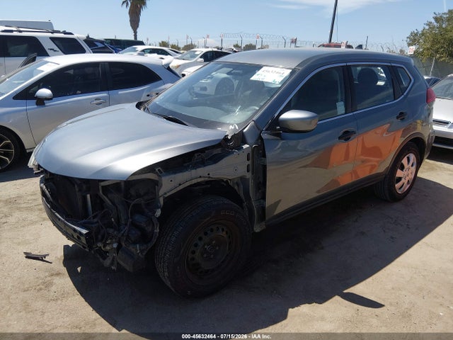 Nissan ROGUE S 2017 JN8AT2MT7HW148722 Image 2