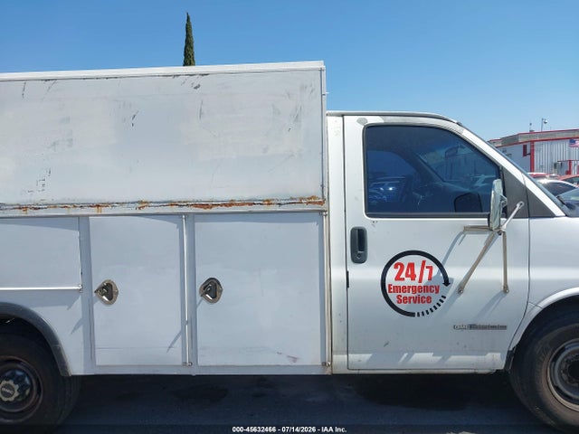 45632466 :رقم المزاد ، 1GDHG31R821195321 vin ، 2002 Gmc Savana Cutaway Standard مزاد بيع
