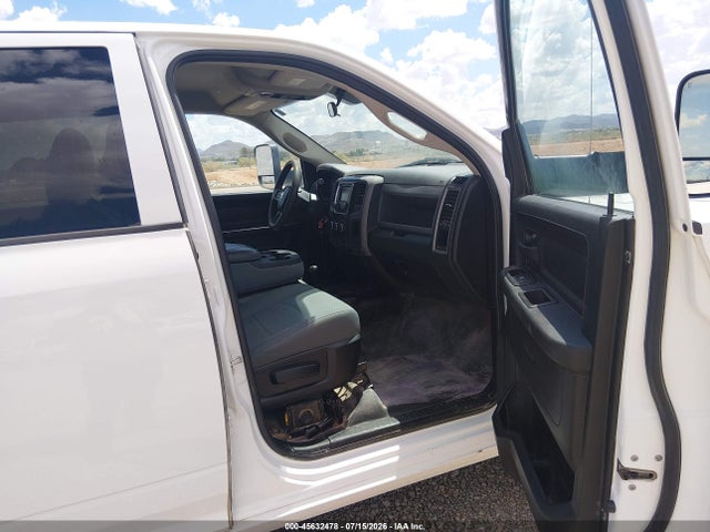 3C63RRGJ1JG412583 RAM 3500 Tradesman 4x4 8&#039; Box