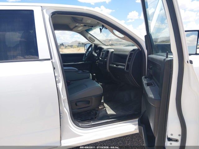45632511 :رقم المزاد ، 3C63R3CT2JG412581 vin ، 2018 Ram 3500 Tradesman  4x4 6'4 Box مزاد بيع