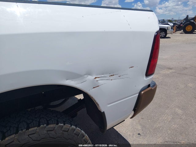 45632511 :رقم المزاد ، 3C63R3CT2JG412581 vin ، 2018 Ram 3500 Tradesman  4x4 6'4 Box مزاد بيع