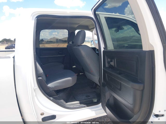 45632511 :رقم المزاد ، 3C63R3CT2JG412581 vin ، 2018 Ram 3500 Tradesman  4x4 6'4 Box مزاد بيع