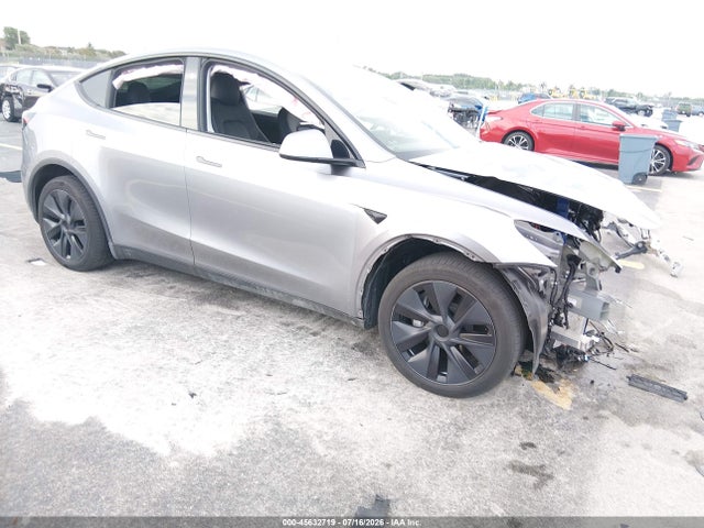 2024 Tesla Model Y Long Range Dual Motor All-wheel Drive მანქანა იყიდება აუქციონზე, vin: 7SAYGDEE4RA319829, აუქციონის ნომერი: 45632719