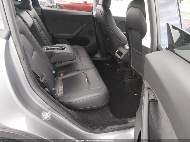 2024 Tesla Model Y Long Range Dual Motor All-wheel Drive მანქანა იყიდება აუქციონზე, vin: 7SAYGDEE4RA319829, აუქციონის ნომერი: 45632719