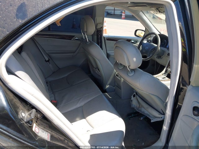 45632783 :رقم المزاد ، WDBRF61J24F547627 vin ، 2004 Mercedes-benz C 240 مزاد بيع