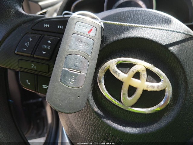 45632786 :رقم المزاد ، 3MYDLBYV7HY182562 vin ، 2017 Toyota Yaris Ia مزاد بيع